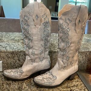 Sparkly cowboy boots-women Size 9, cream color with silver sparkle